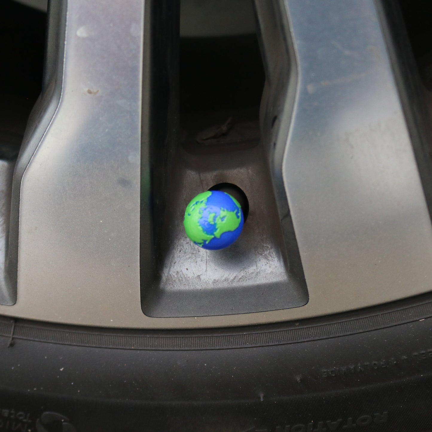 Premium Vehicle Cap - Globe