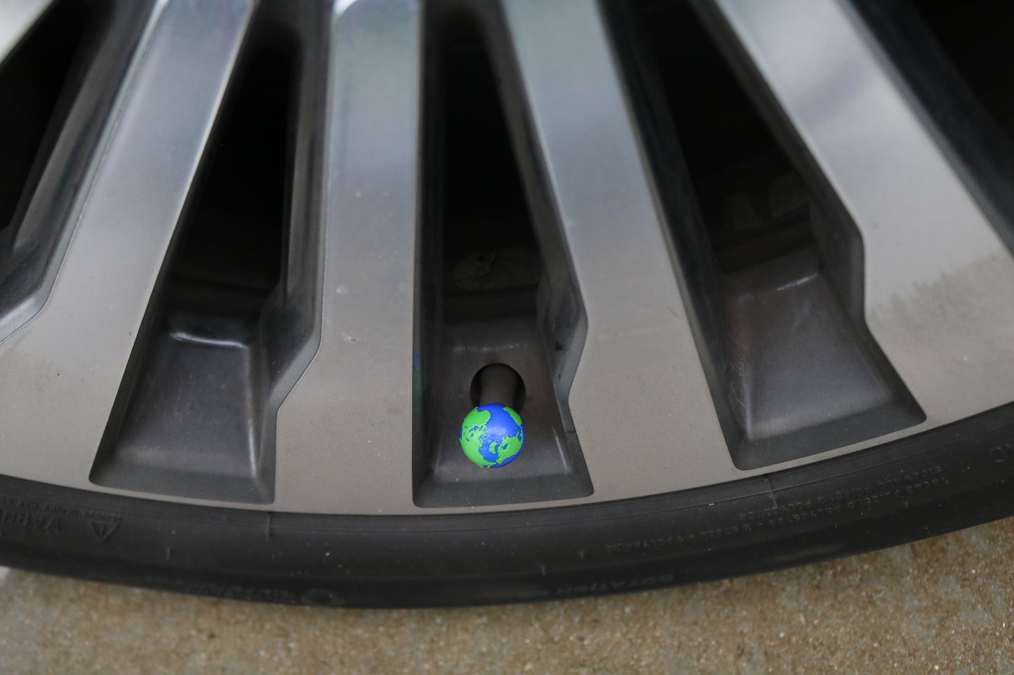 Premium Vehicle Cap - Globe