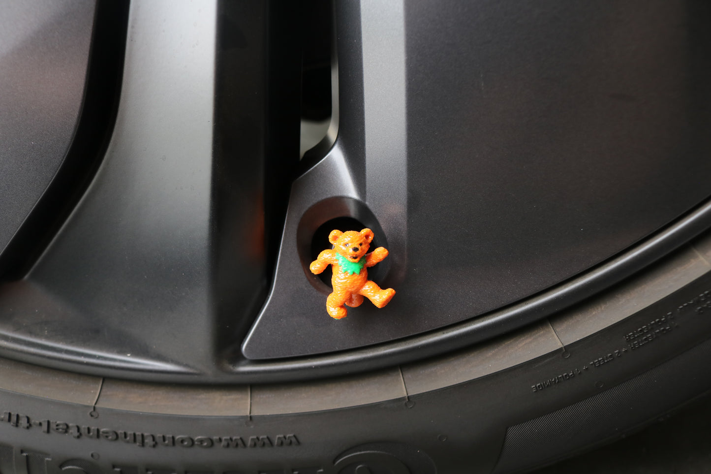Premium Vehicle Cap - Dancing Bear