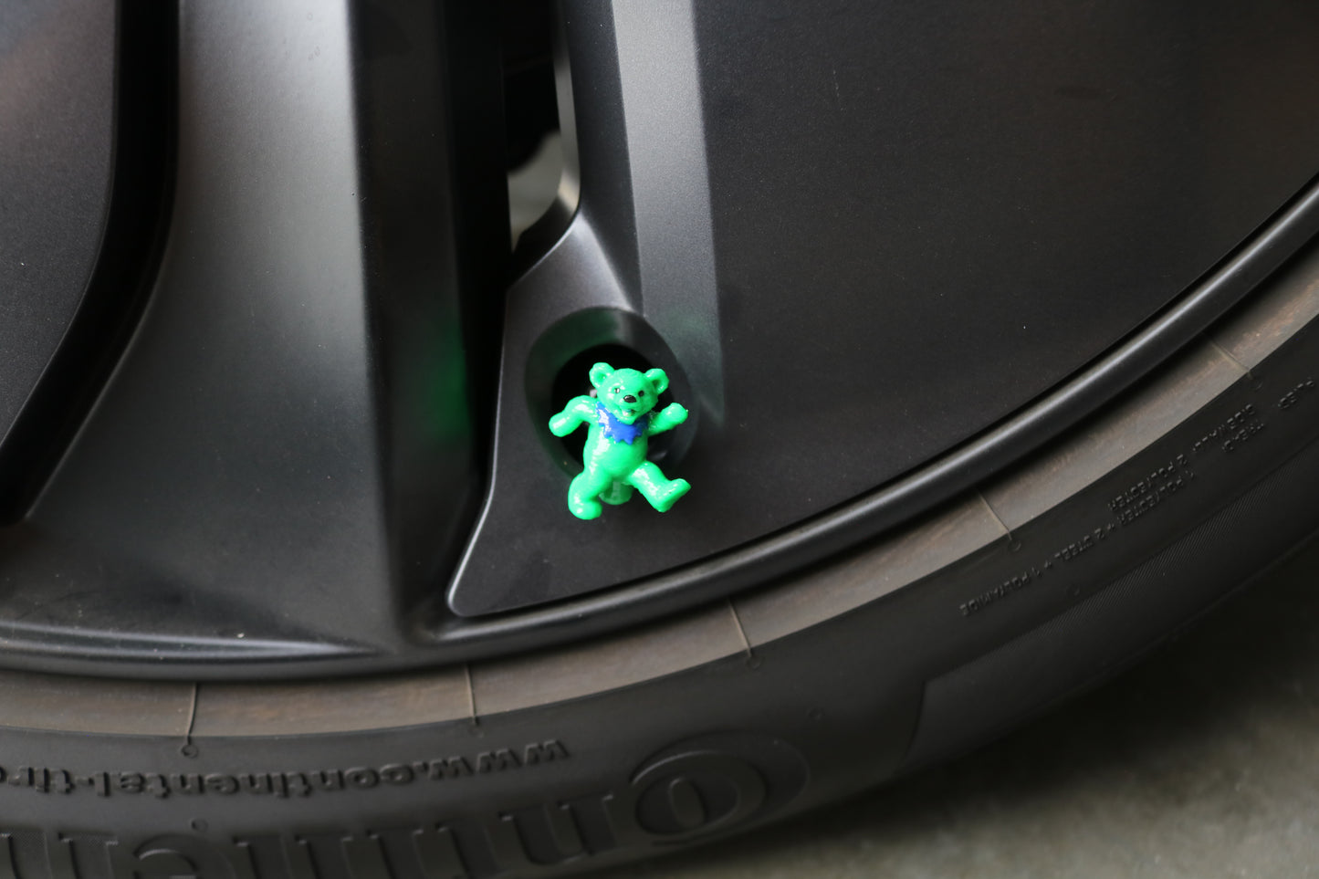 Premium Vehicle Cap - Dancing Bear