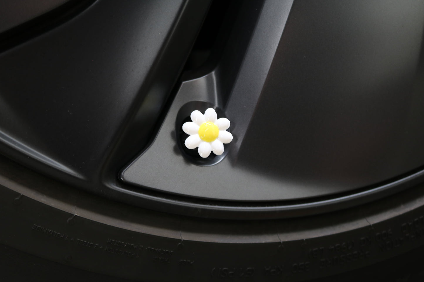 Premium Vehicle Cap - Daisy
