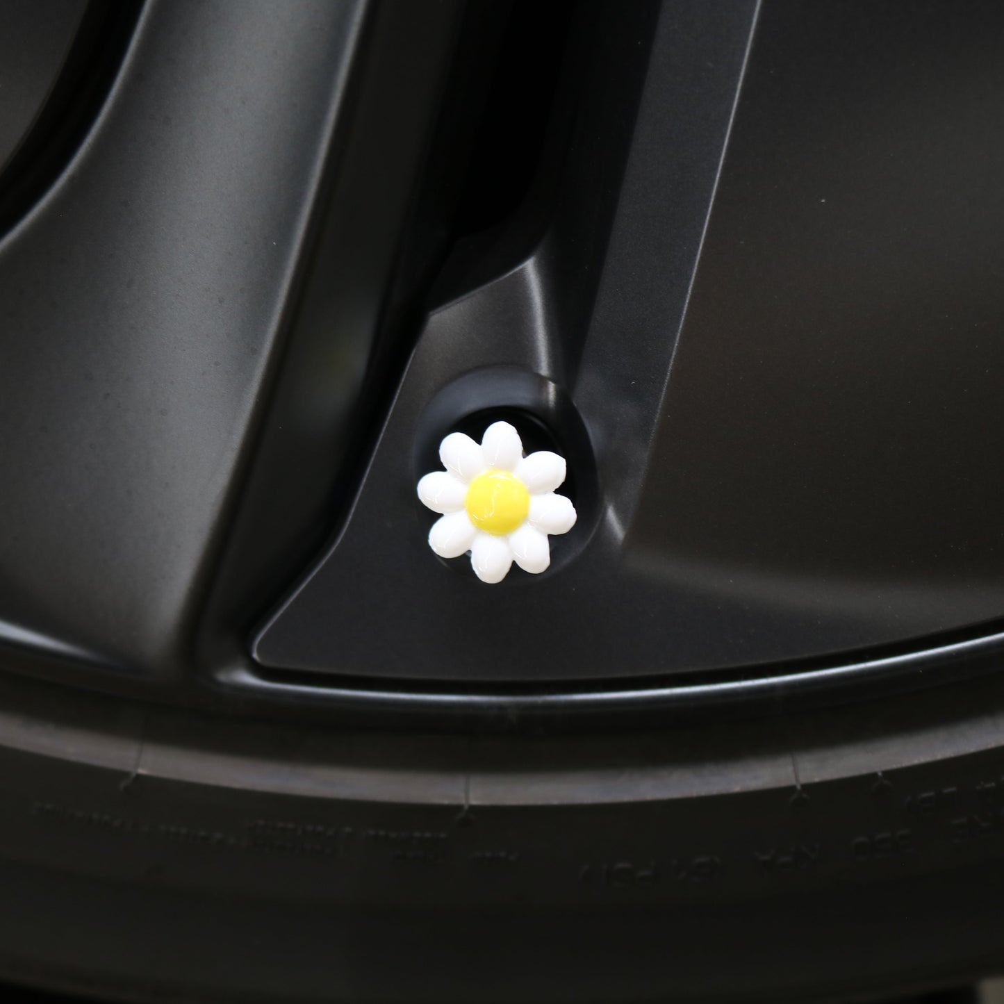 Premium Vehicle Cap - Daisy