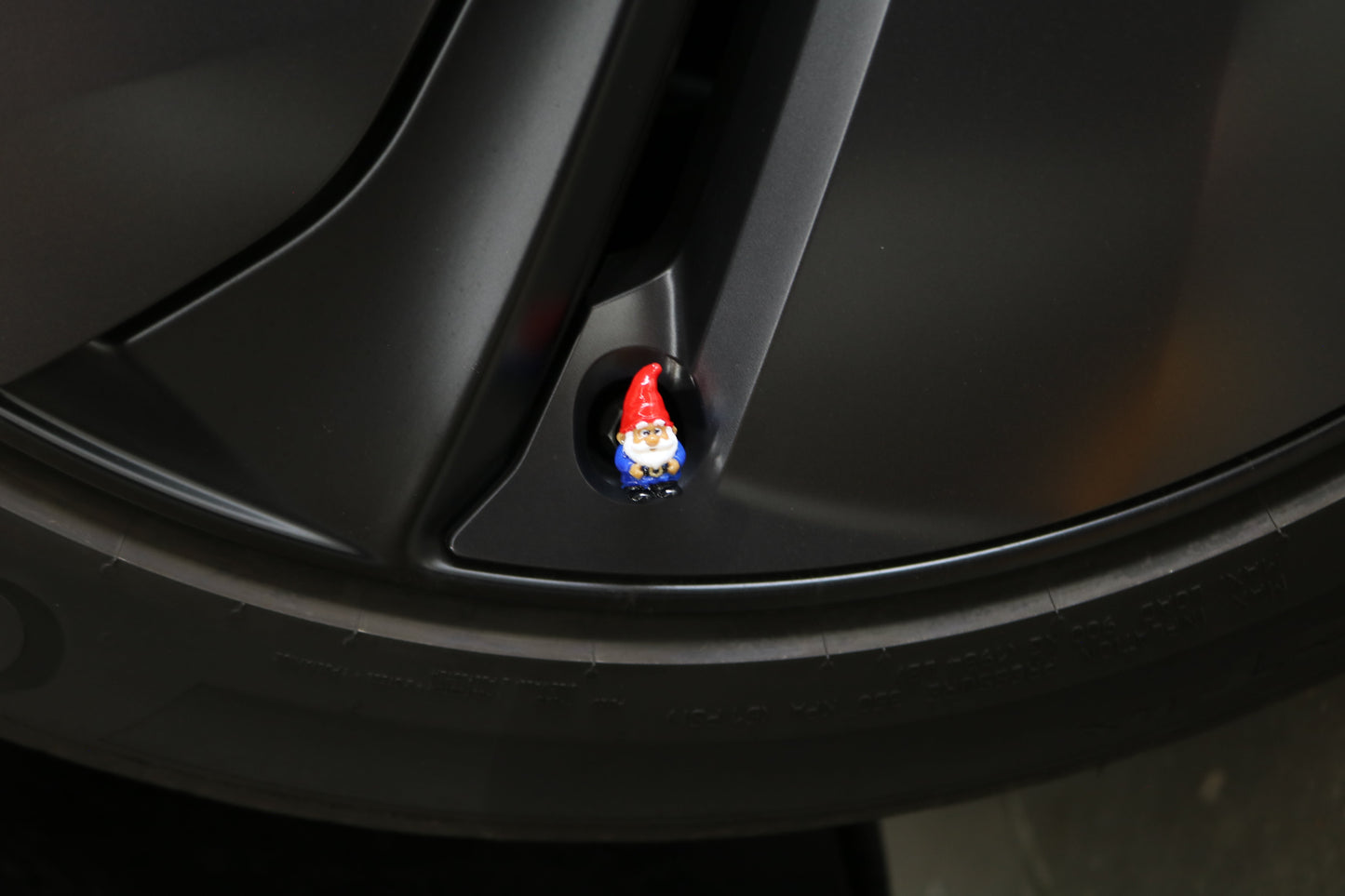 Premium Vehicle Cap - Gnome